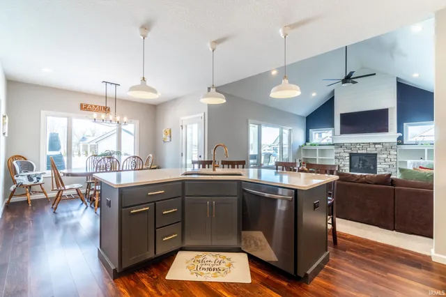 $469,900 | 15293 Leo Creek Boulevard, Leo, IN 46765