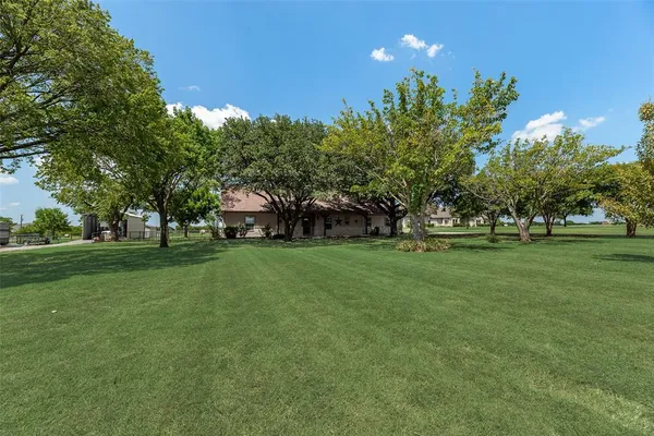 $2,950 | 1255 Vineyard Road, Gunter, TX 75058