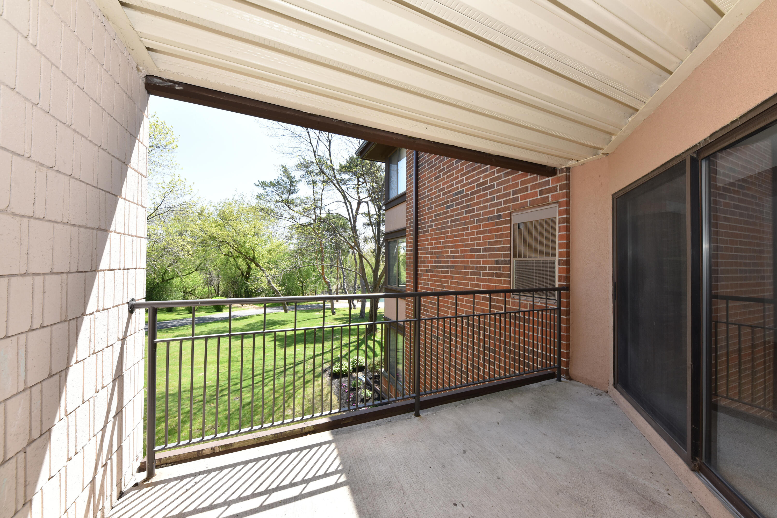 1600 West Green Tree Road, Unit 225 Glendale, WI 53209 - Photo 22 of 33 DSC_7868