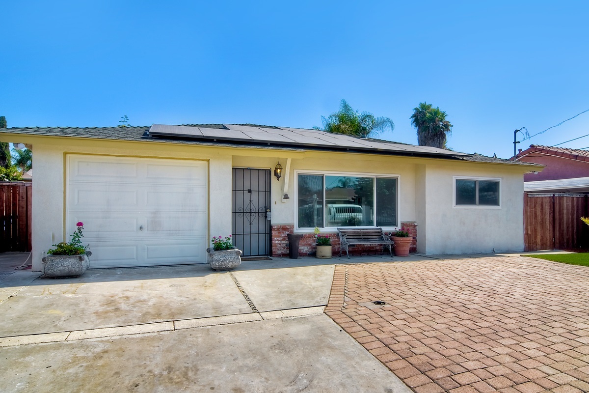3834 La Rosa Drive San Marcos, CA 92078 - Photo 2 of 25