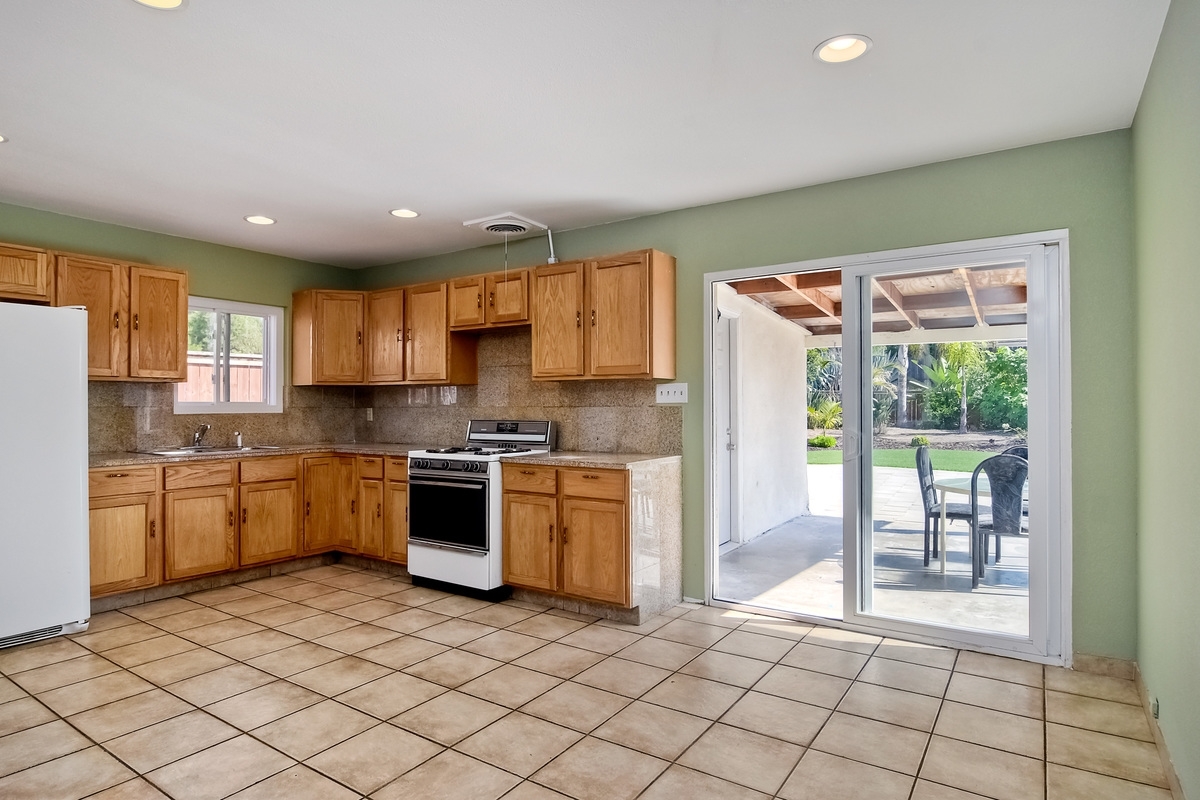 3834 La Rosa Drive San Marcos, CA 92078 - Photo 12 of 25