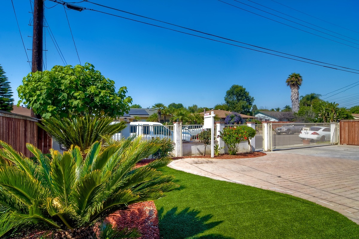 3834 La Rosa Drive San Marcos, CA 92078 - Photo 3 of 25