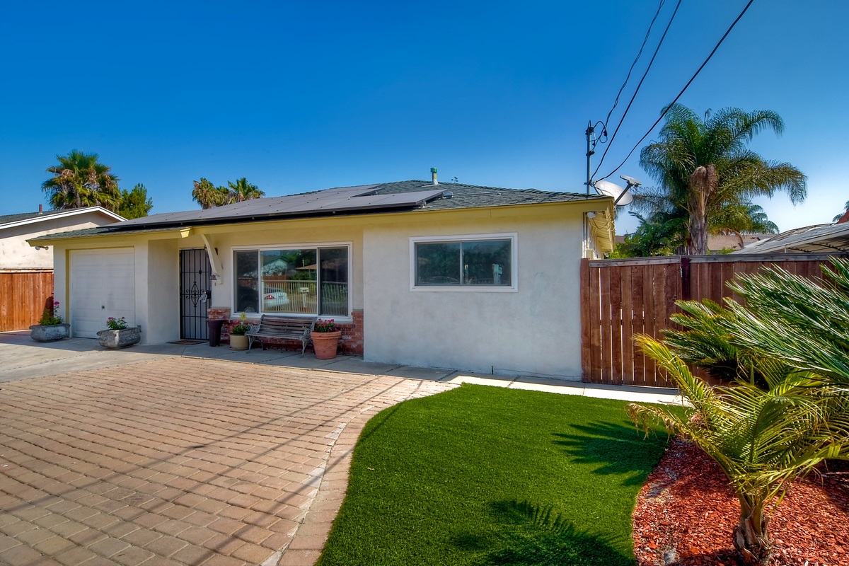 3834 La Rosa Drive San Marcos, CA 92078 - Photo 5 of 25