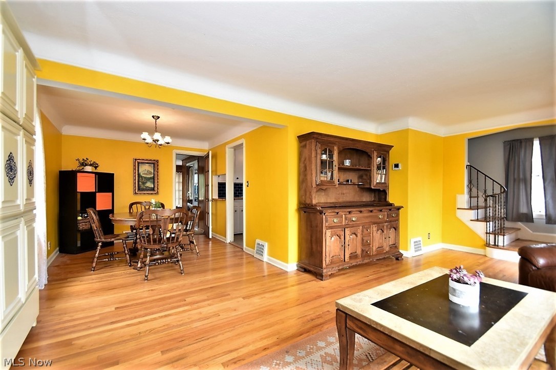 1600 Maplegrove Road Cleveland, OH 44121 - Photo 3 of 33