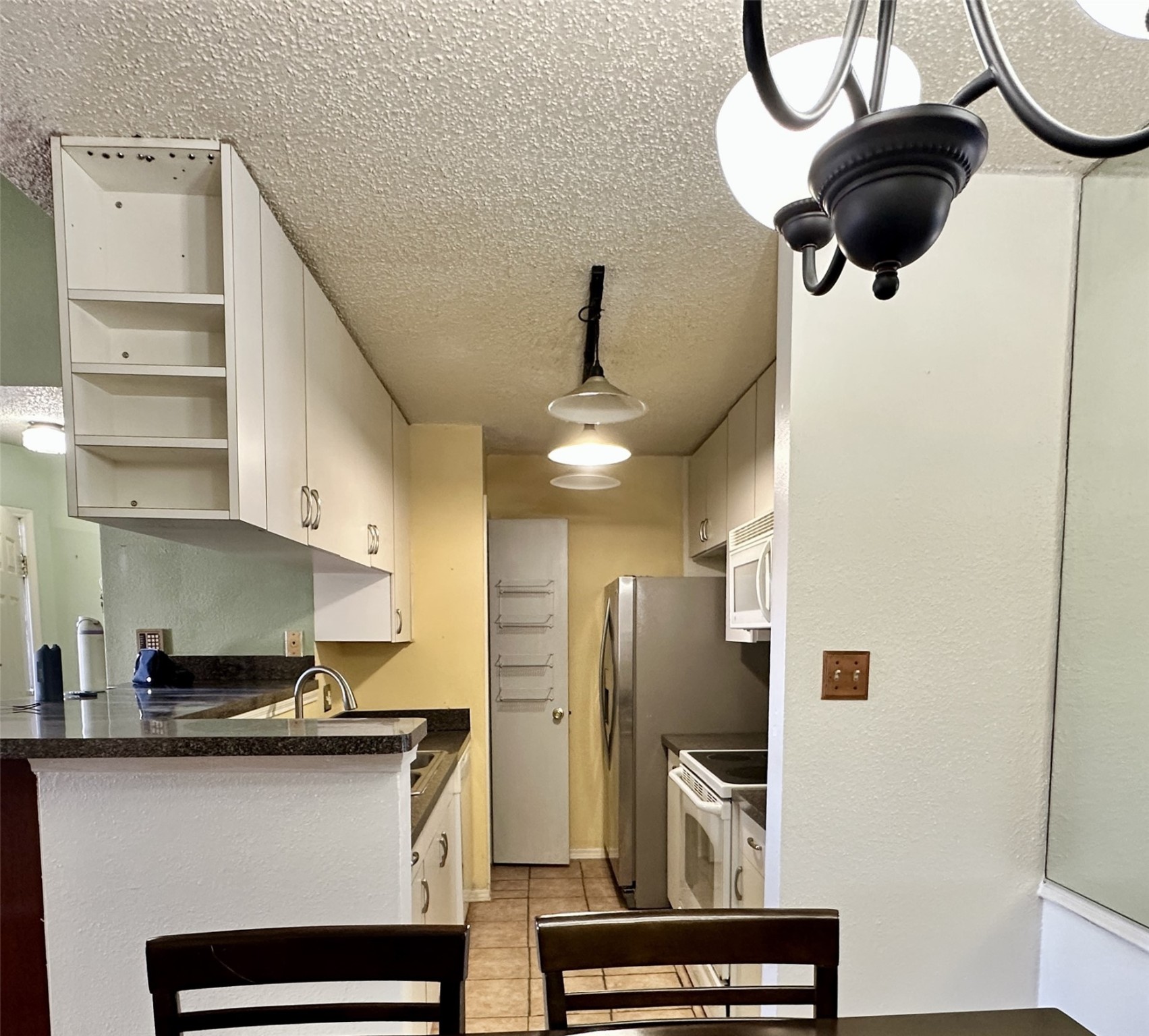 2121 Hepburn Street, Unit 808 Houston, TX 77054 - Photo 16 of 20 Kitchen