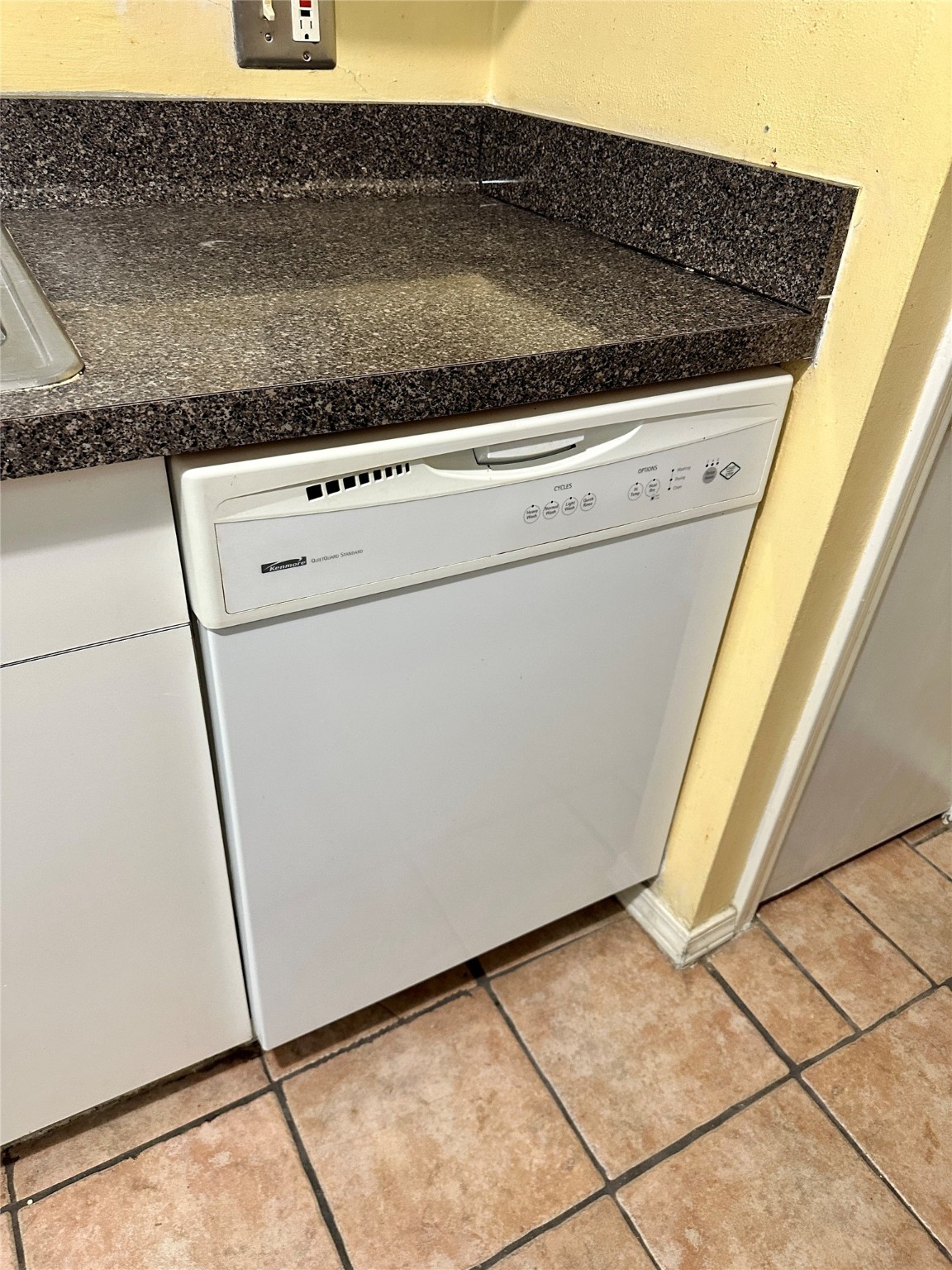 2121 Hepburn Street, Unit 808 Houston, TX 77054 - Photo 17 of 20 Dishwasher