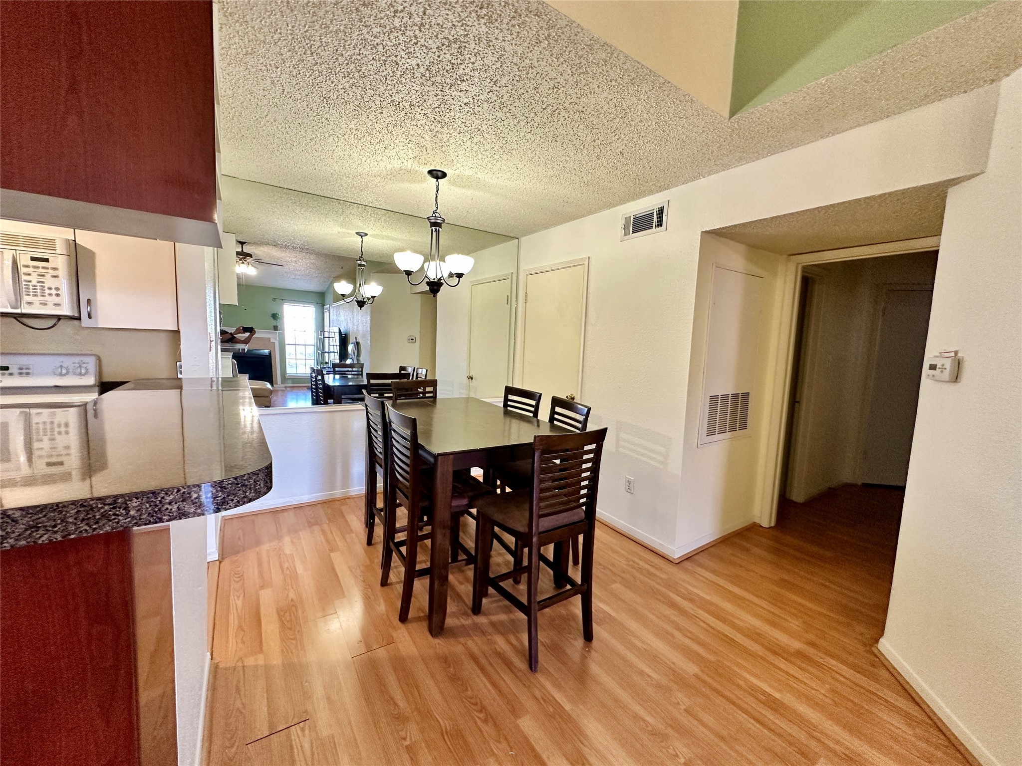 2121 Hepburn Street, Unit 808 Houston, TX 77054 - Photo 6 of 20 Dining room view from entrance