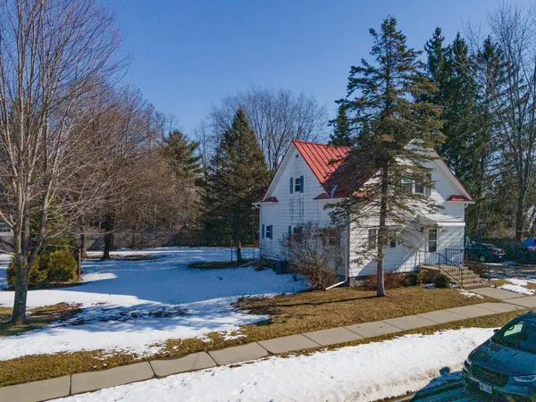 $249,900 | 215 North Oxford Street, Wautoma, WI 54982