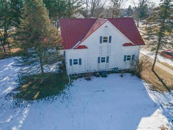 $249,900 | 215 North Oxford Street, Wautoma, WI 54982