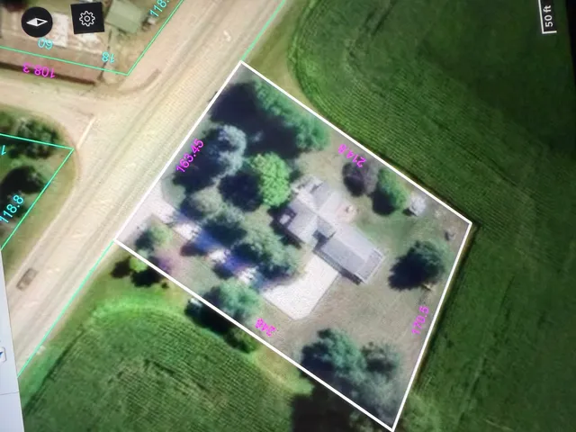 $199,900 | 7707 Highway 20, Freeport, IL 61032