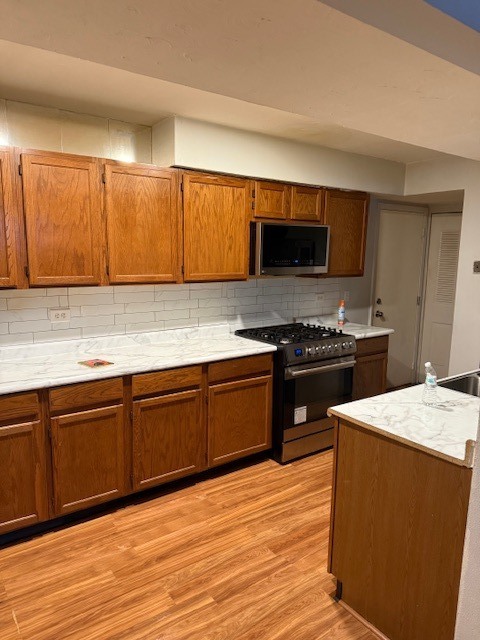 183 Judith Court, Unit B Bartlett, IL 60103 - Photo 2 of 9