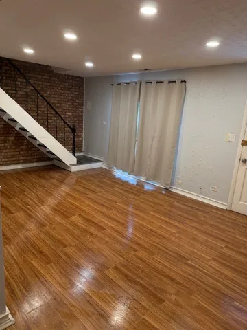 $2,000 | 183 Judith Court, Unit B, Bartlett, IL 60103