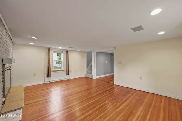 $375,000 | 2801 State Road, Richmond, MA 01254