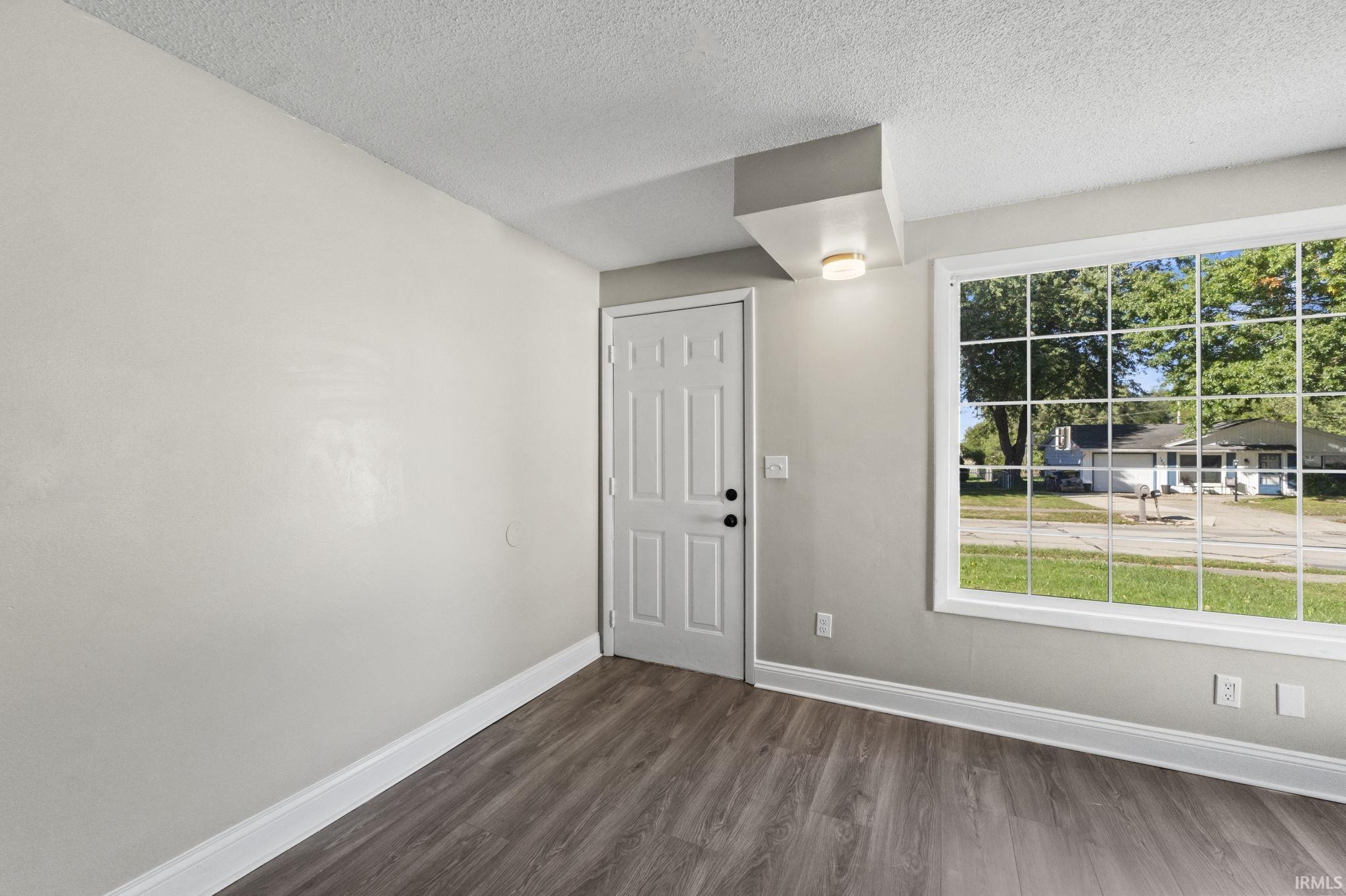 1431 Rabbit Run Huntertown, IN 46748 - Photo 12 of 35