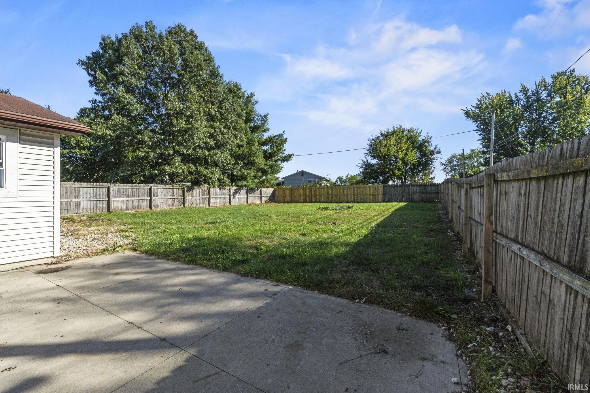 1431 Rabbit Run Huntertown, IN 46748 - Photo 31 of 35