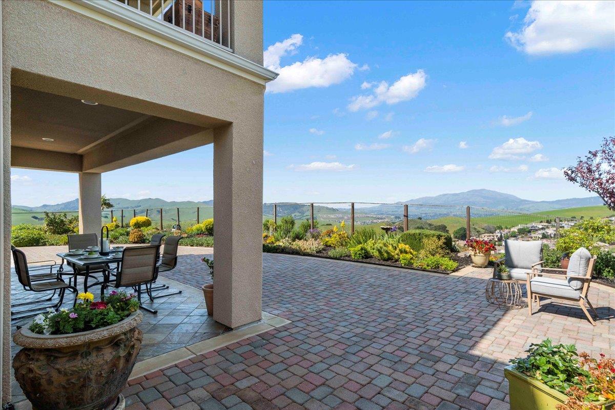 953 Winsford Court San Ramon, CA 94583 - Photo 60 of 73 a view of a porch with furniture and a garden