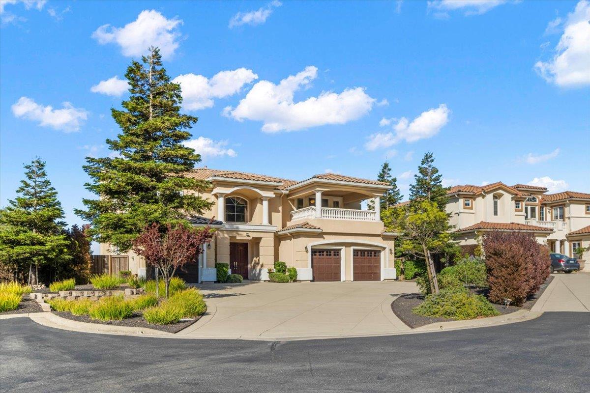 953 Winsford Court San Ramon, CA 94583 - Photo 73 of 73 a front view of a house with a yard