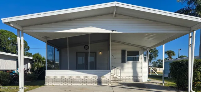 a view of outdoor space