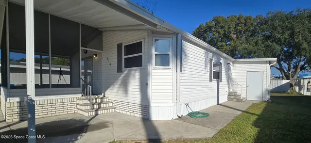 a view of house with a outdoor space