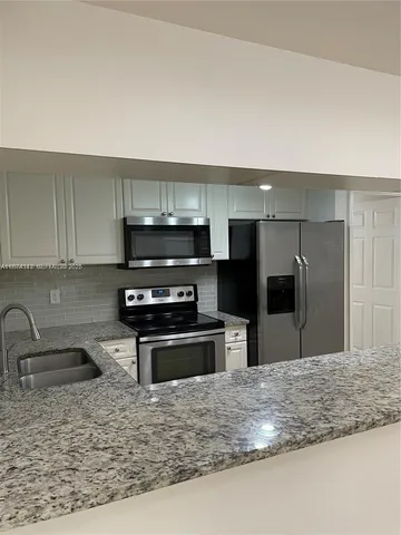 $2,400 | 6312 West Sample Road, Unit 6312, Coral Springs, FL 33067