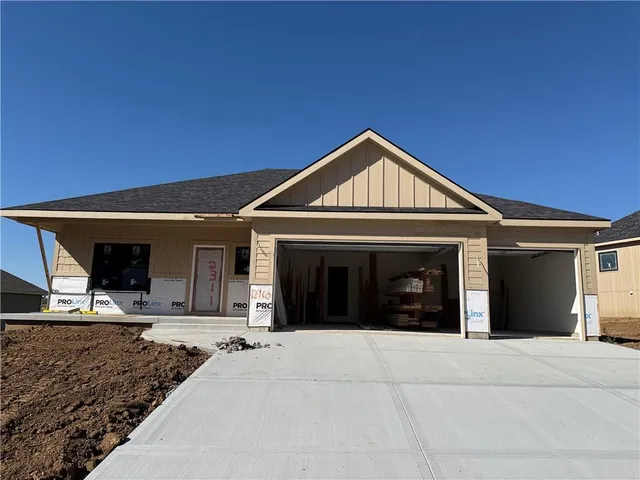 $689,900 | 12760 North Larkspur Ln., Platte City, MO 64079