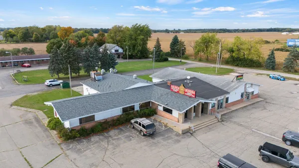 $620,000 | 10 West 815 North, Howe, IN 46746