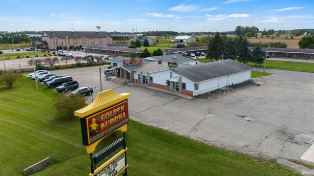 $620,000 | 10 West 815 North, Howe, IN 46746