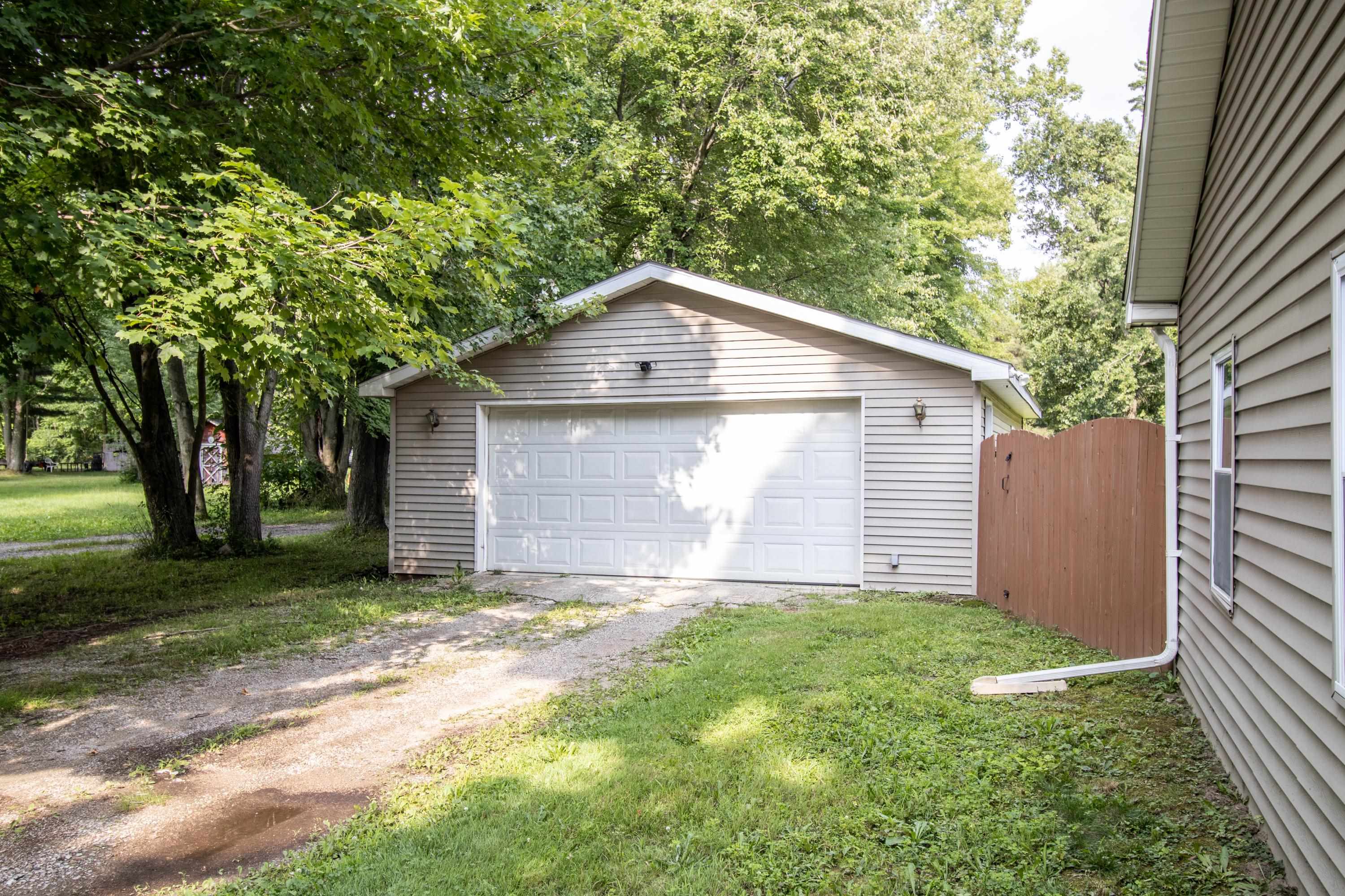 8288 Neff Road Mount Morris, MI 48458 - Photo 40 of 43 50149826-9eb4ef2f-7a54-496c-a138-85d27fc0ce42.JPG