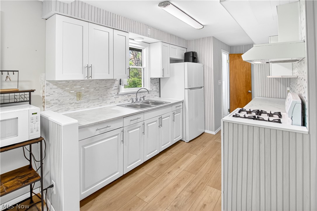 39568 Carol Lane Elyria, OH 44035 - Photo 5 of 41