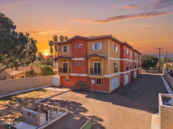 $3,950 | 1740 Patricia Avenue, Unit 16, Simi Valley, CA 93065