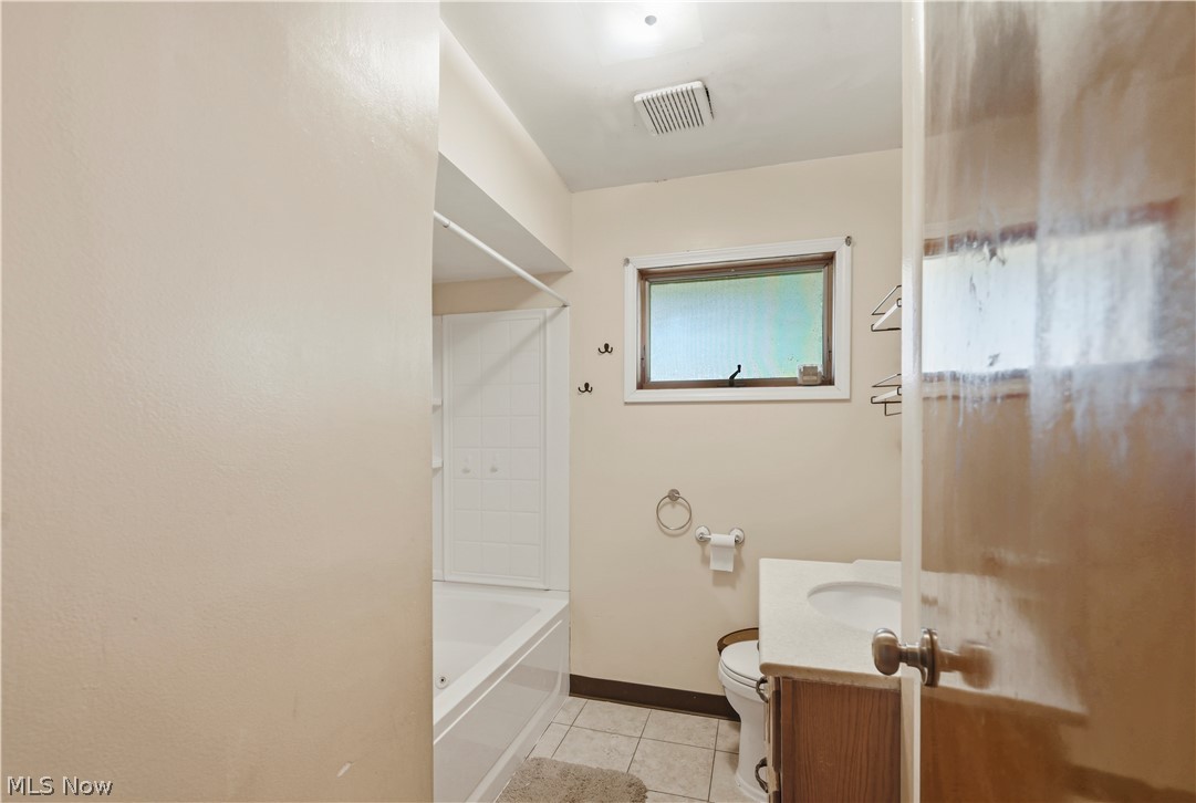 304 Howland Wilson Road Northeast Warren, OH 44484 - Photo 11 of 29