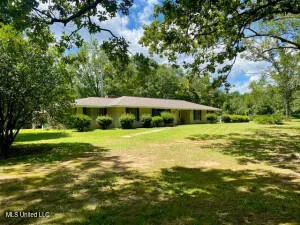 $237,000 | 1091 Moaks Creek Road, Summit, MS 39666