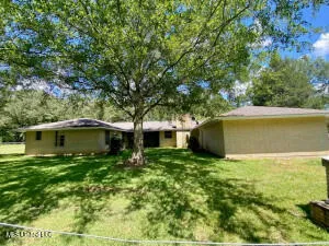 $237,000 | 1091 Moaks Creek Road, Summit, MS 39666