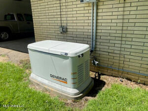 1091 Moaks Creek Road Summit, MS 39666 - Photo 6 of 37 20250724232252775183000000