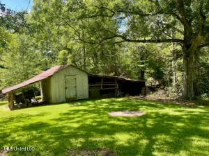 $237,000 | 1091 Moaks Creek Road, Summit, MS 39666
