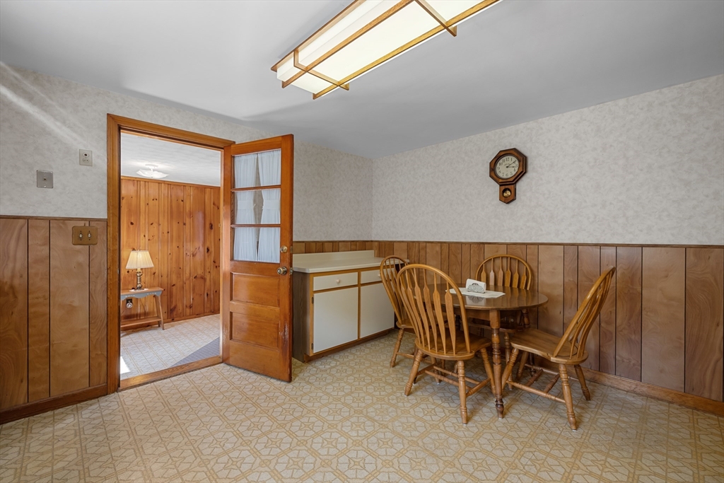43 Rowena Street Worcester, MA 01606 - Photo 14 of 40