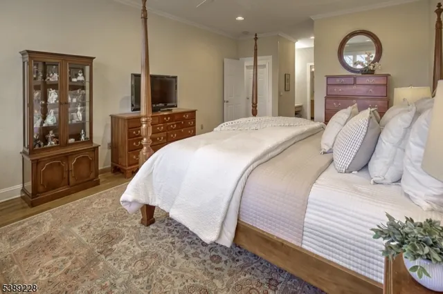 $915,000 | 6 Polo Club Road, Far Hills, NJ 07931