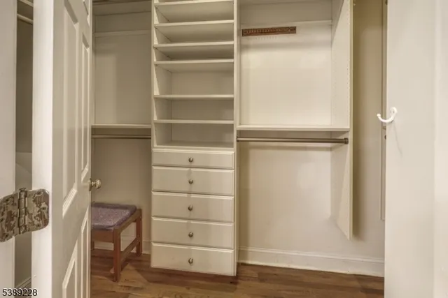 $915,000 | 6 Polo Club Road, Far Hills, NJ 07931