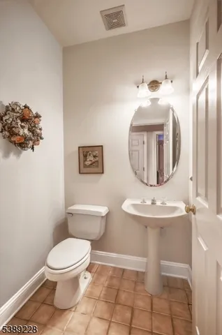 $915,000 | 6 Polo Club Road, Far Hills, NJ 07931