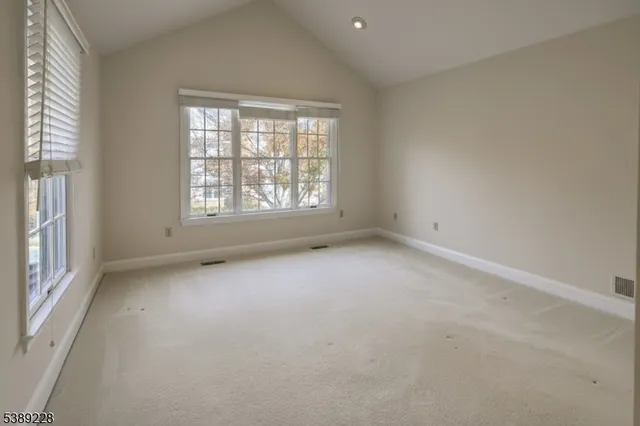 $915,000 | 6 Polo Club Road, Far Hills, NJ 07931