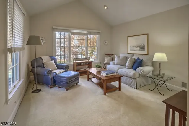 $915,000 | 6 Polo Club Road, Far Hills, NJ 07931