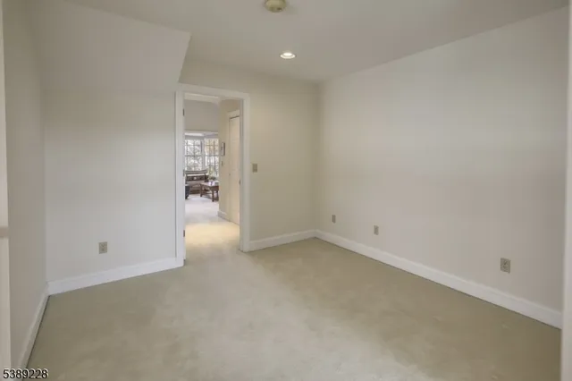 $915,000 | 6 Polo Club Road, Far Hills, NJ 07931