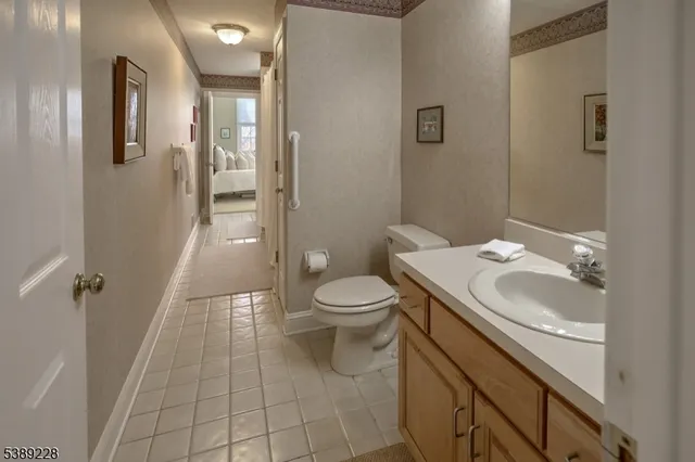 $915,000 | 6 Polo Club Road, Far Hills, NJ 07931