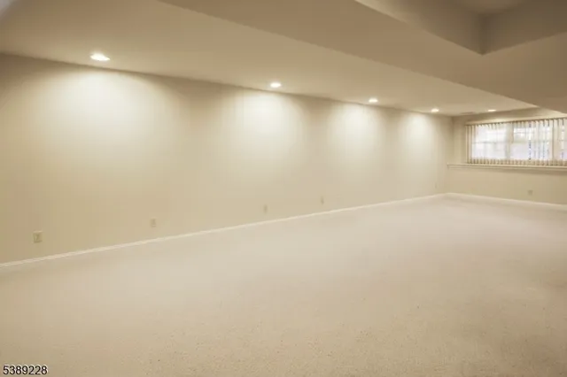 $915,000 | 6 Polo Club Road, Far Hills, NJ 07931