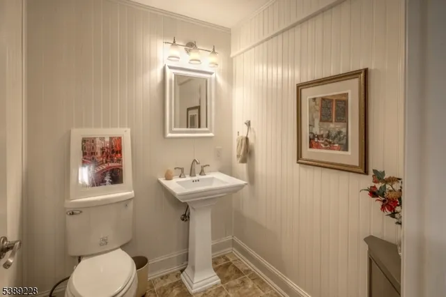 $915,000 | 6 Polo Club Road, Far Hills, NJ 07931