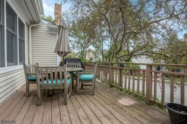 $915,000 | 6 Polo Club Road, Far Hills, NJ 07931