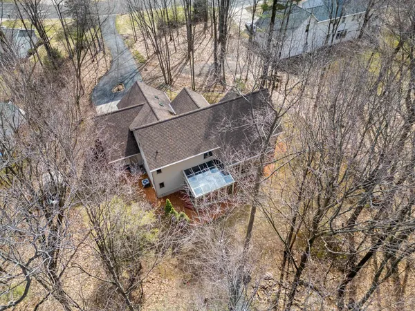 $599,900 | 1825 Pine Tree Court, Luxemburg, WI 54217