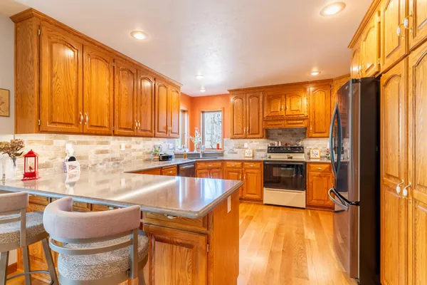 $599,900 | 1825 Pine Tree Court, Luxemburg, WI 54217