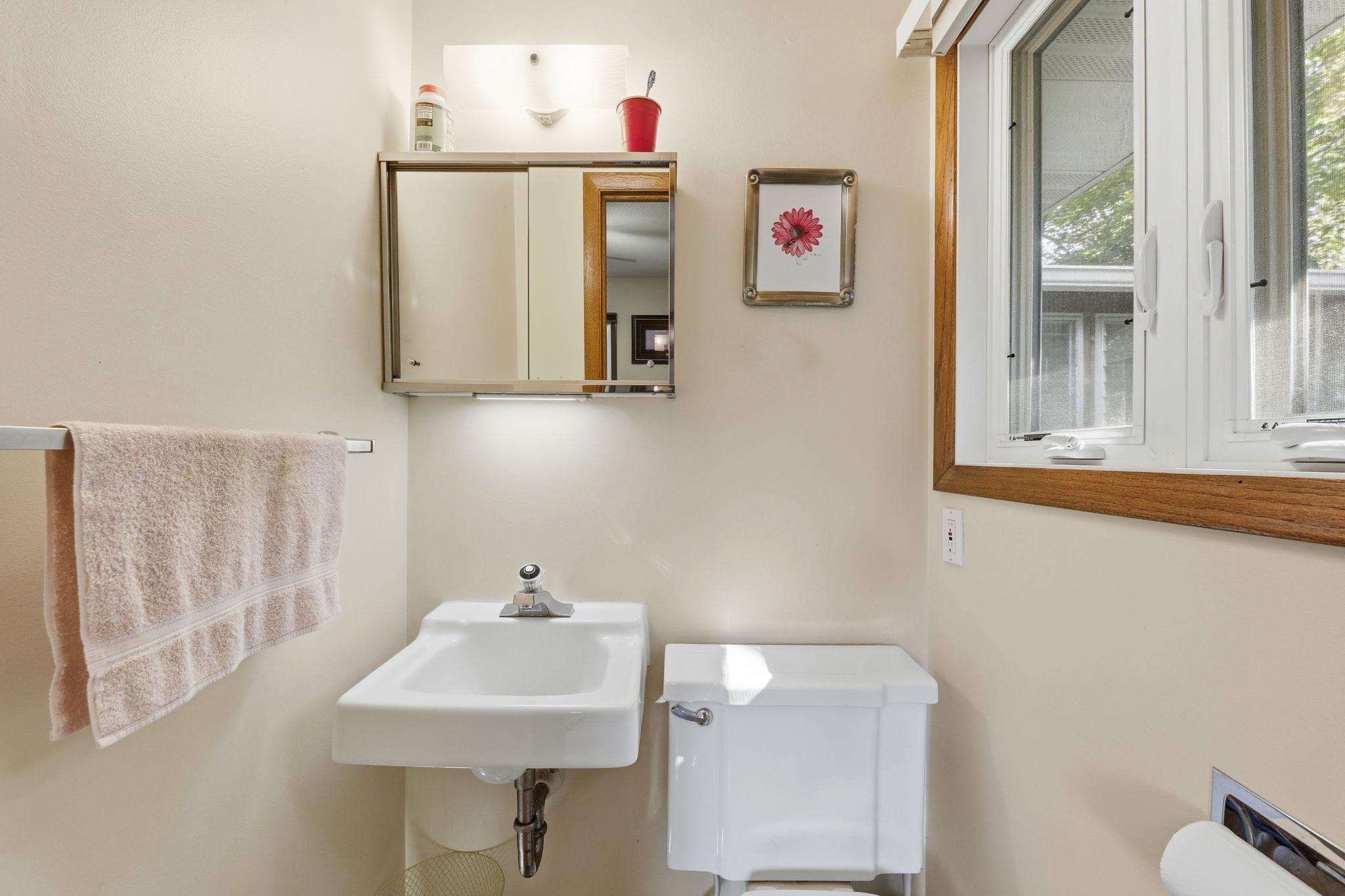 250 Glenbrook Road North Wayzata, MN 55391 - Photo 31 of 48
