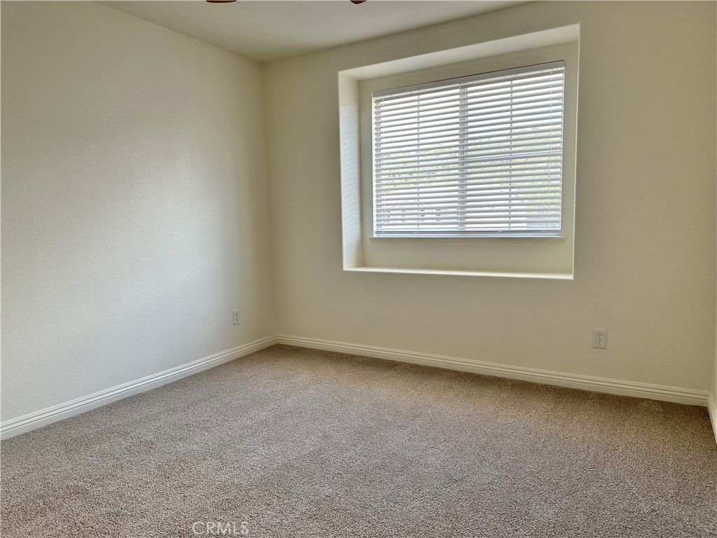 33722 Abbey Road Temecula, CA 92592 - Photo 22 of 44 an empty room with a window